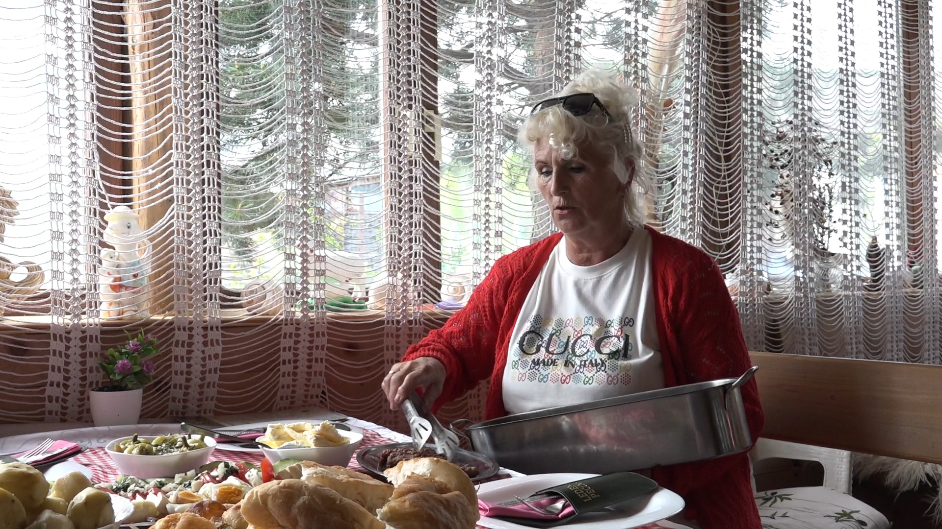 Slavica Nikolić, ugostitelj